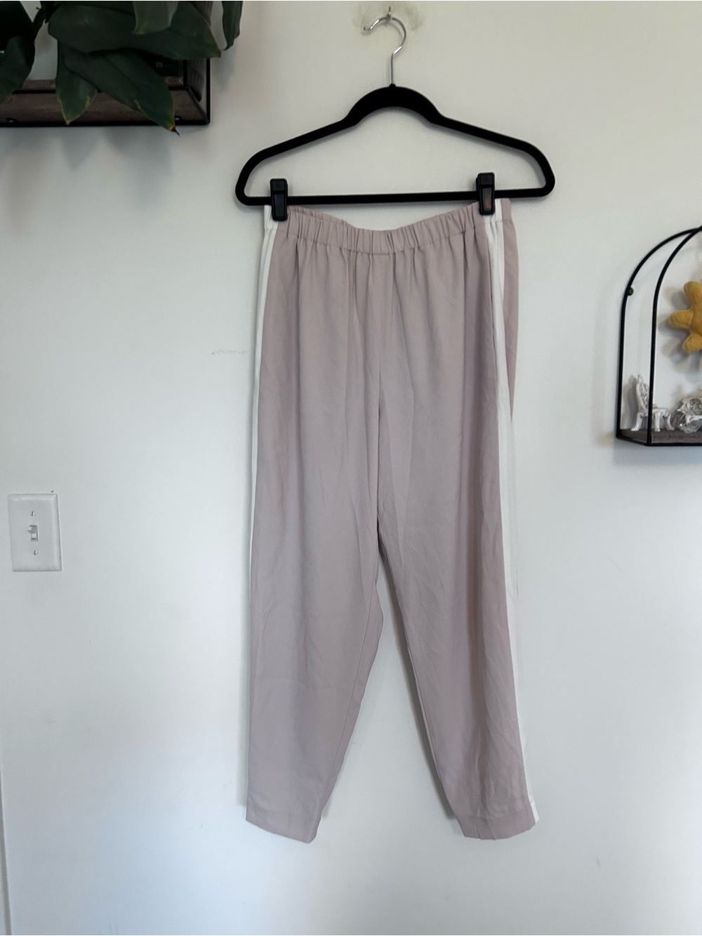 Babaton Aritzia Light Pink & Cream Dexter Pull On Pants Size Medium